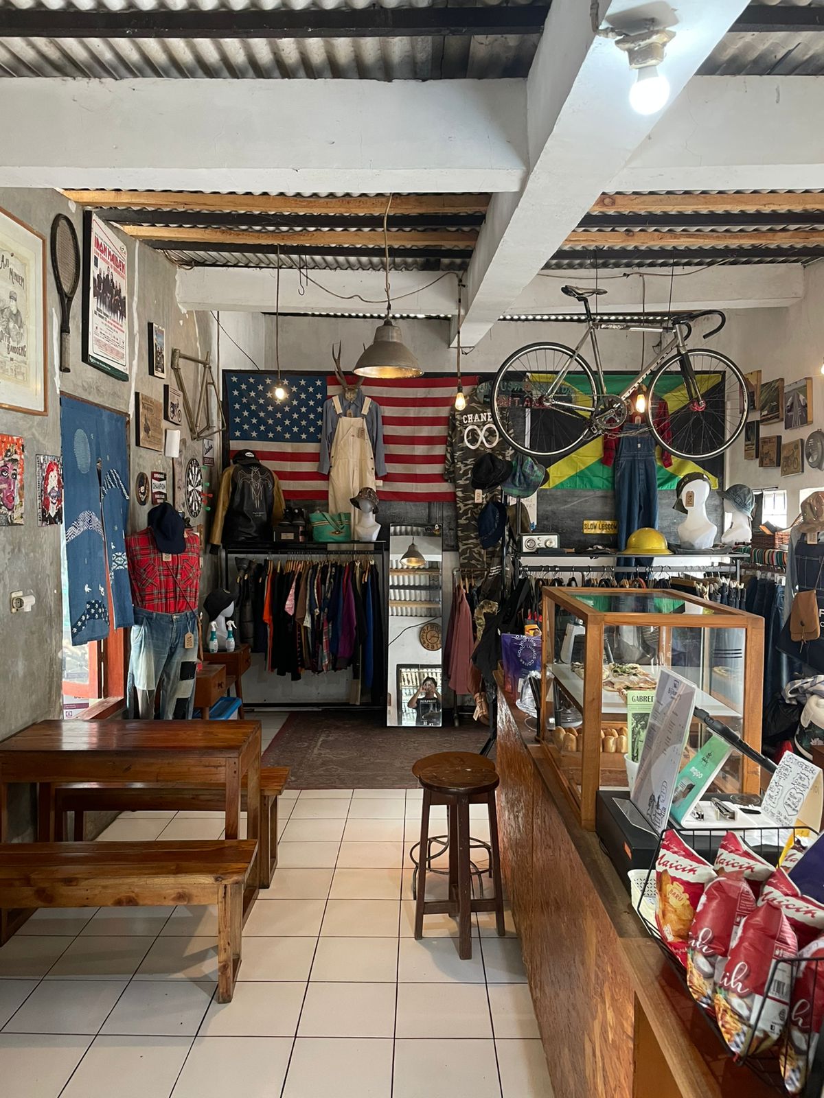 Bijikopling cafe interior in Dago Bawah