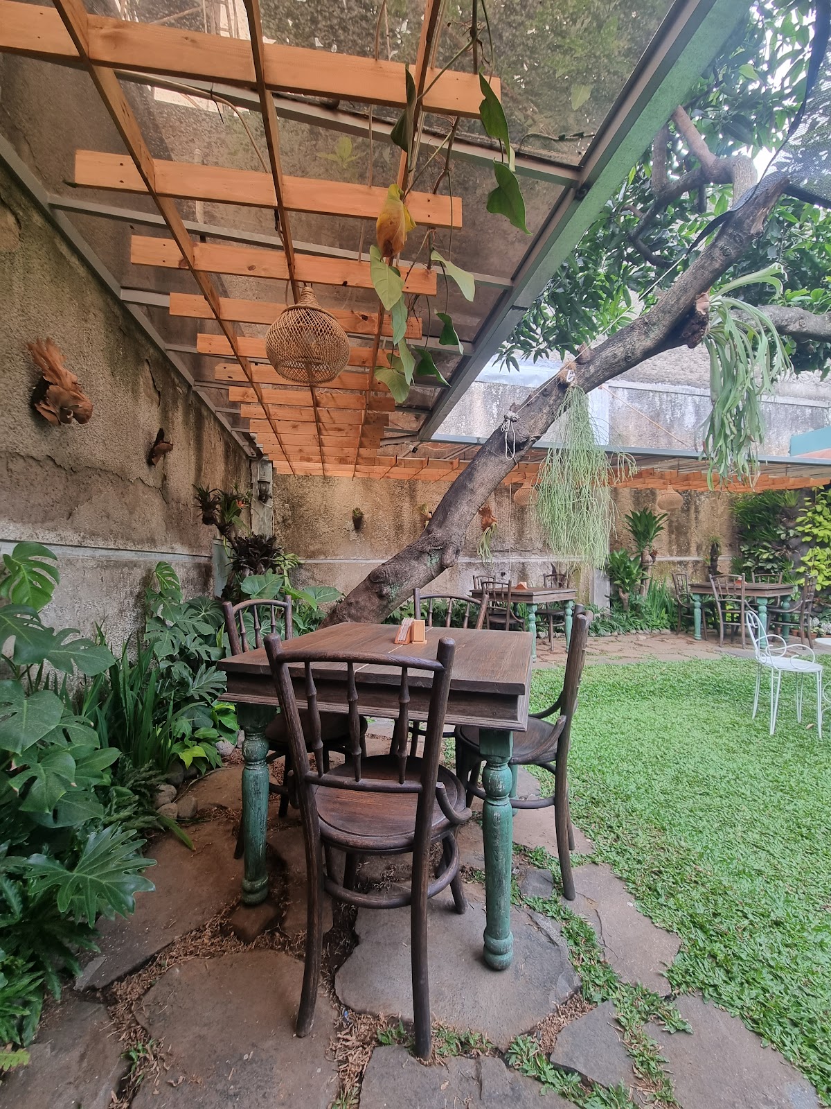 Butterpie 2.0 pastry display in Cihapit, Bandung