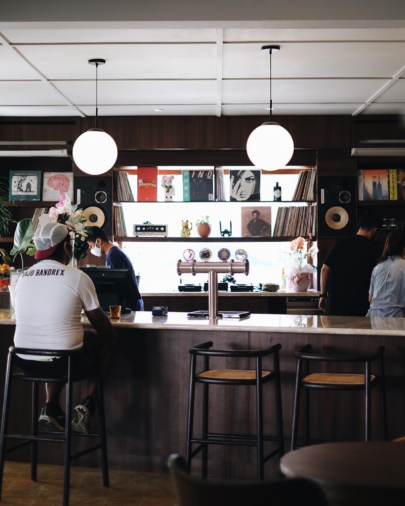 Two Hands Full — minimalist specialty coffee shop and work cafe in Bandung