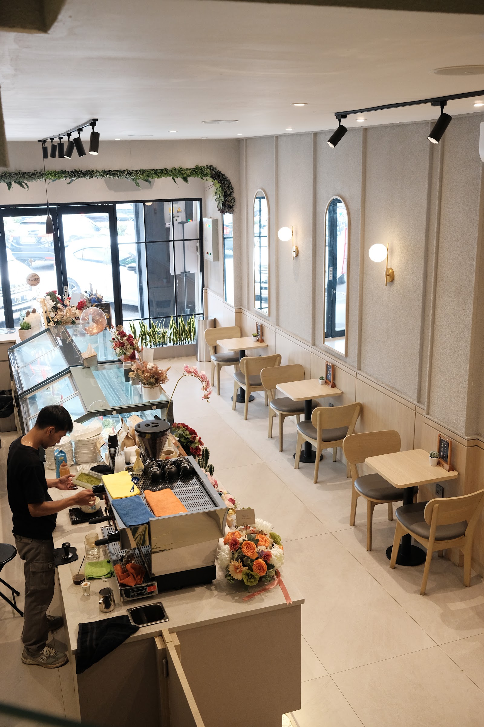 Latteria Gelato — minimalist gelato shop with aesthetic design in Paskal, Bandung