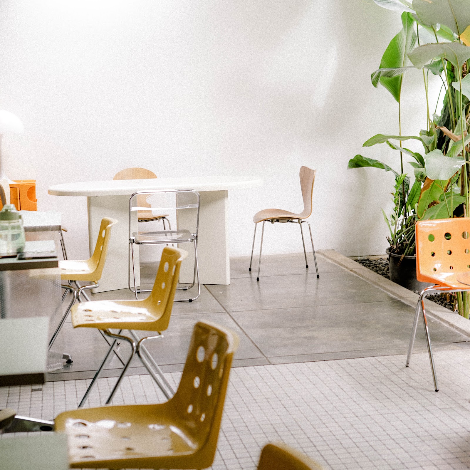 Kisah Manis Dago hillside cafe with garden views in Coblong