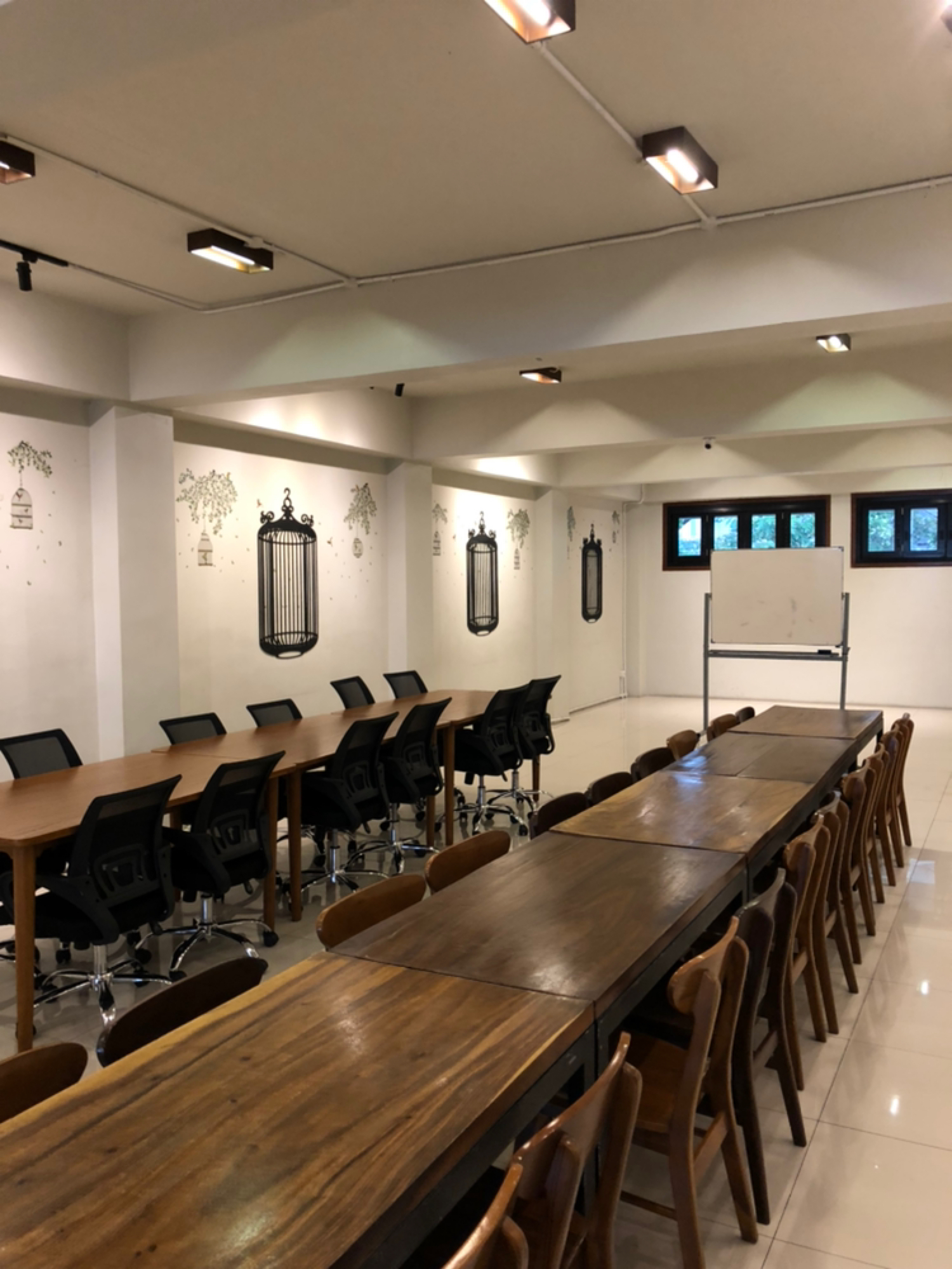 Betah Space hillside cafe with mountain views in Dago, Bandung