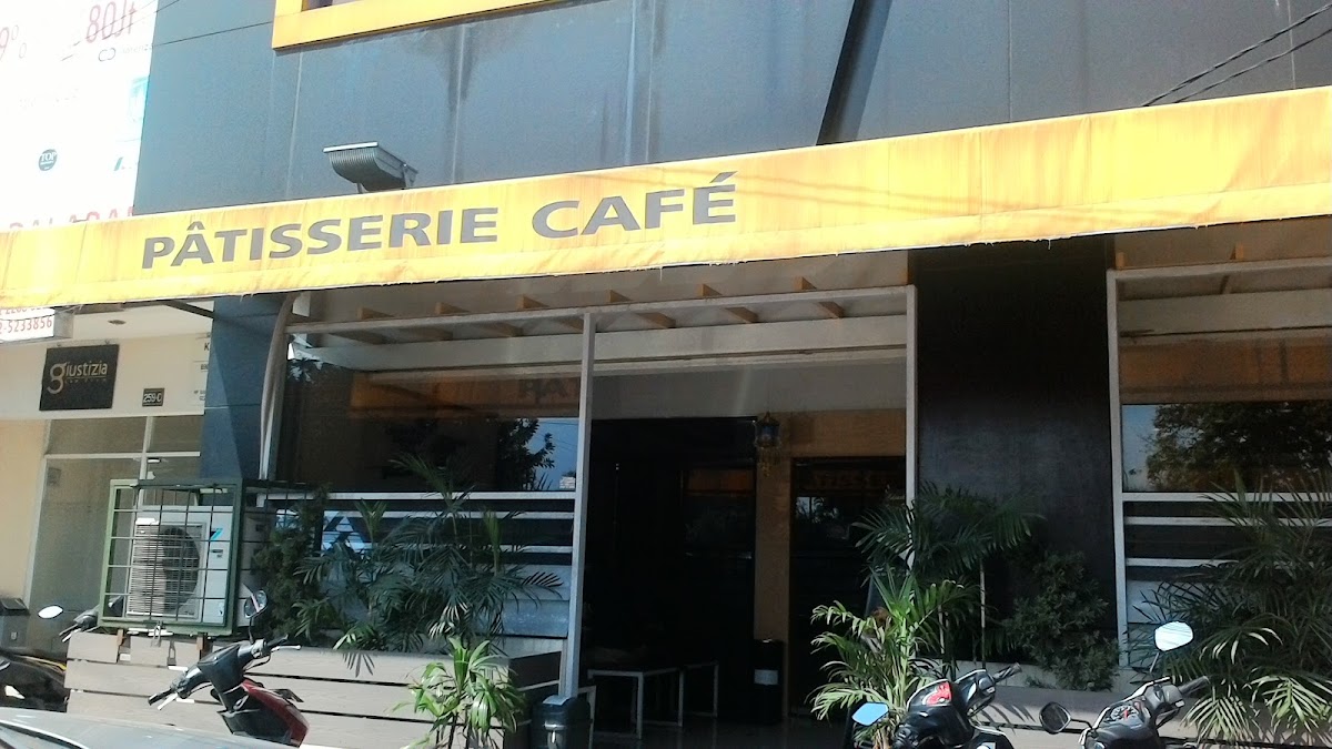 Farel Patisserie Cafe aesthetic interior in Buah Batu, Bandung